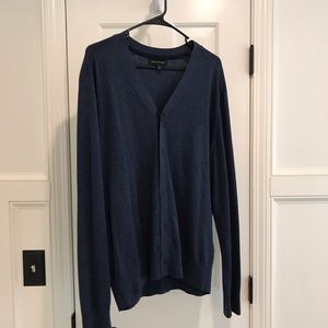 Navy men’s Banana Republic cardigan, L
